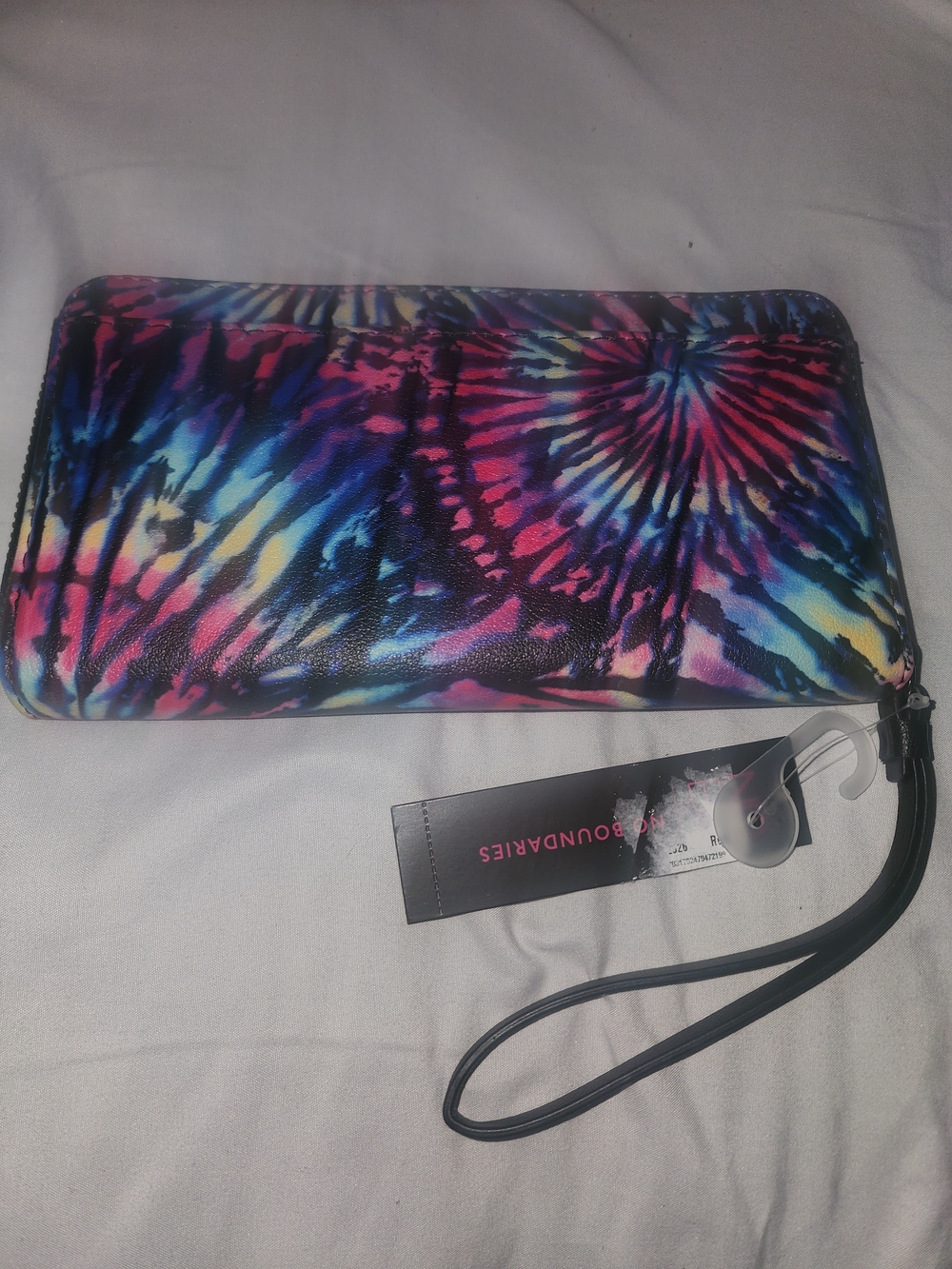 Tie-Dye Wristlet Wallet -No Boundaries Multicolor